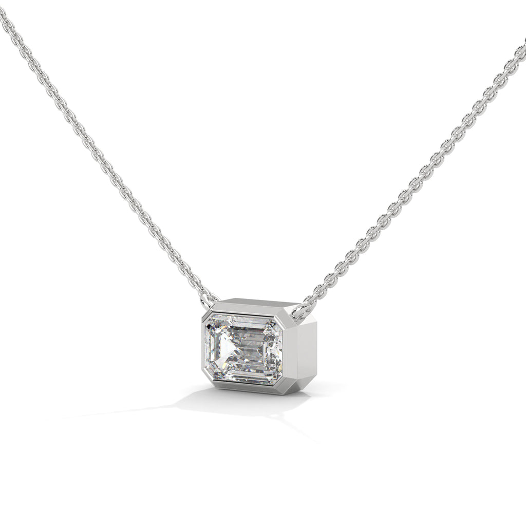 Diamora Pendant Necklace