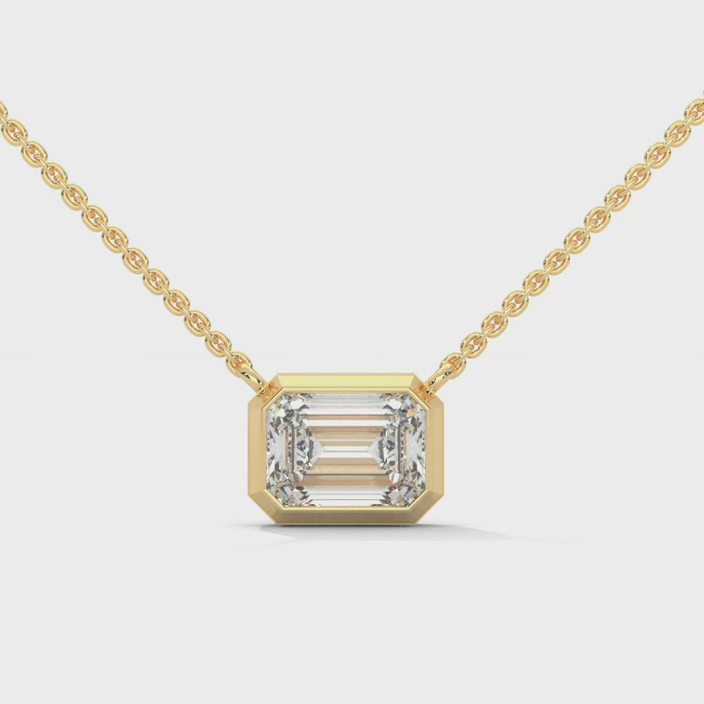 Diamora Pendant Necklace