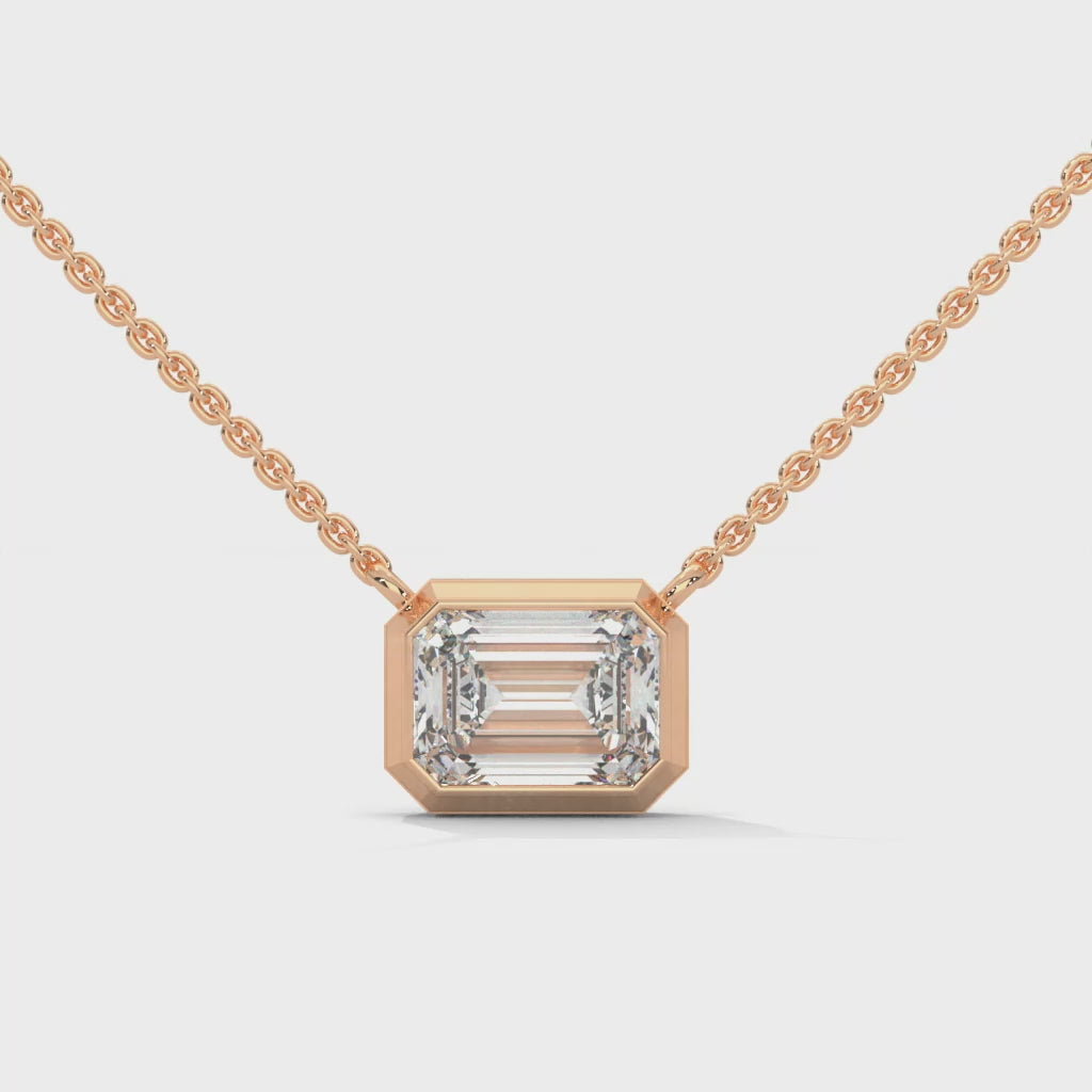 Diamora Pendant Necklace