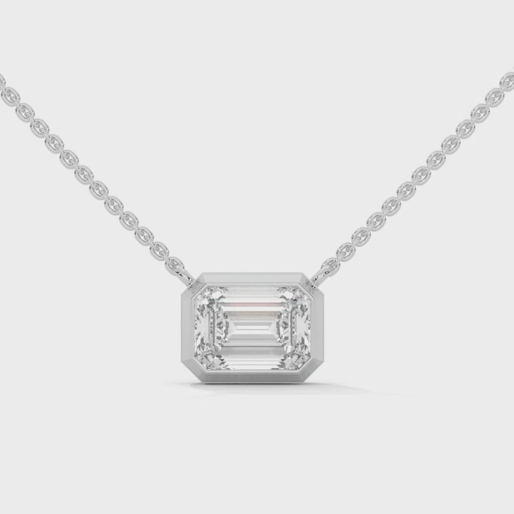 Diamora Pendant Necklace
